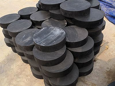 东营板式橡胶支座由若干层橡胶片与薄钢板经加压硫化